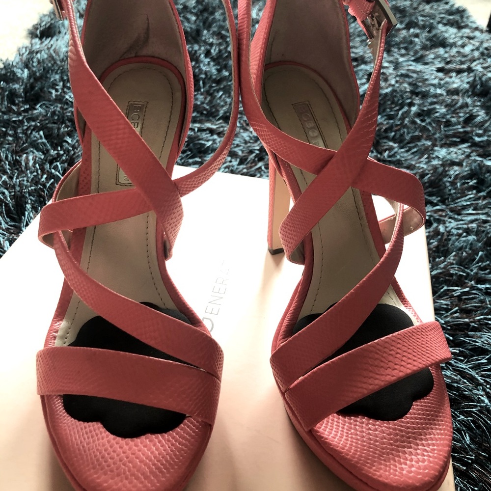 Strappy Coral Sandals 🔥🔥